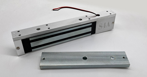 How to install the magnetic lock correctly?