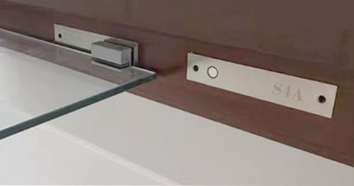 How to test the 12V electric drop bolt lock in the S4A factory?