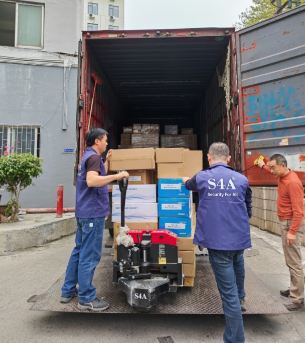 How to optimize S4A UHF RFID reader performance in metal-heavy environments?