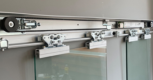 What are the benefits and advantages of the application of automatic doors?